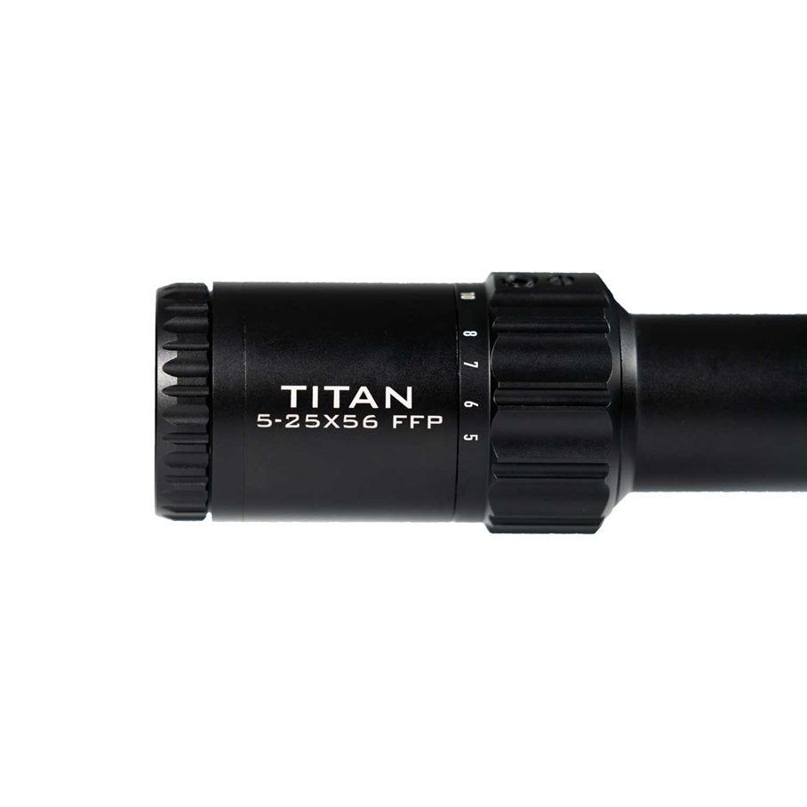 Titan 5-25x56 FFP APR-2D MRAD Kikarsikte